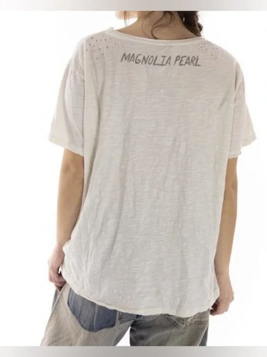 Magnolia Pearl RARE COLLECTIBLE T SHIRT Graphic Sacred Heart Jesus Graphic Tee - Picture 2 of 5